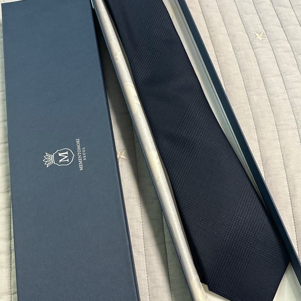 메멘토모리 콜롬보 글렌체크 패턴 네이비 울 넥타이
