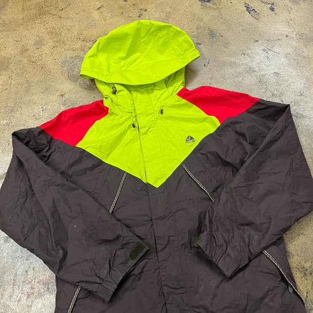 [정품/M] 나이키 ACG 바람막이 자켓 형광 레드 브라운 b16