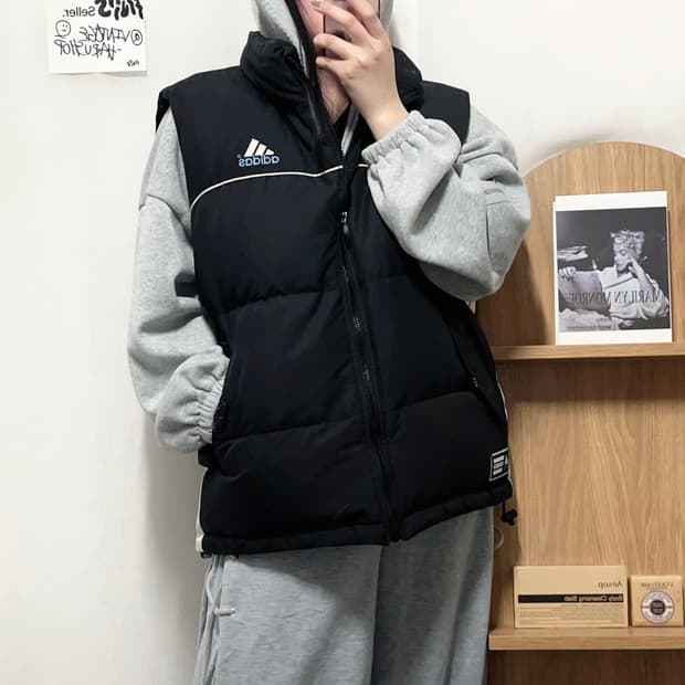 [정품] 아디다스 블랙 블루로고 패딩 조끼 [ 105 ]