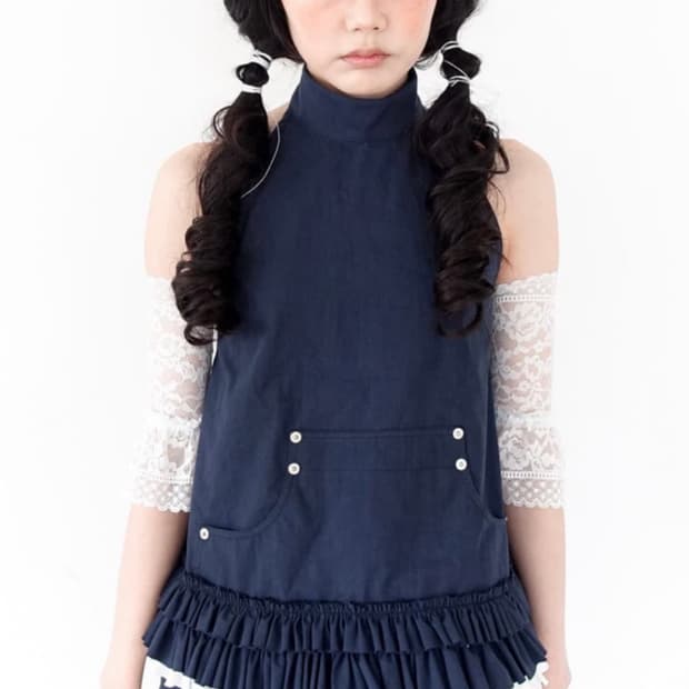 샵 페어리 halter frill top 네이비 구해요