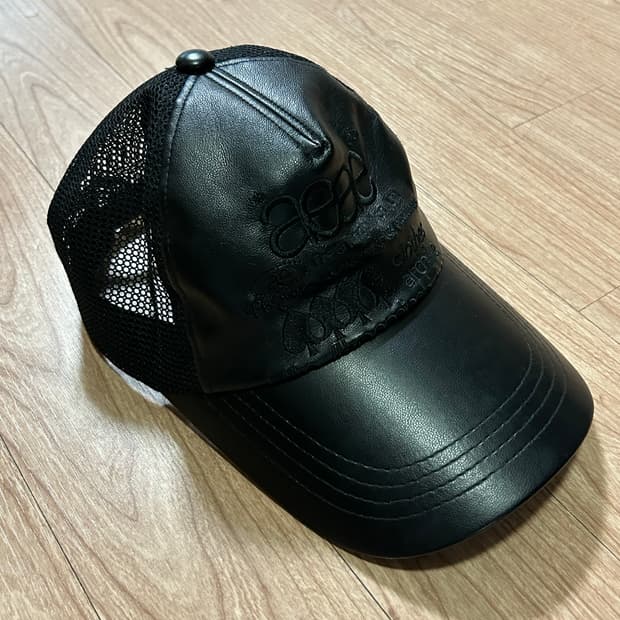 [리미티드] Aeae X 트리밍버드 콜라보 레더 메쉬 볼캡/모자