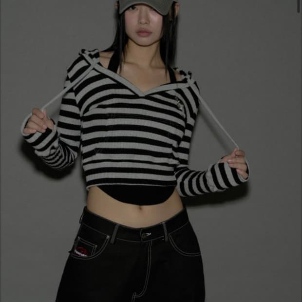 플리즈노팔로우 Deer Ribbed Crop Hoodie Top