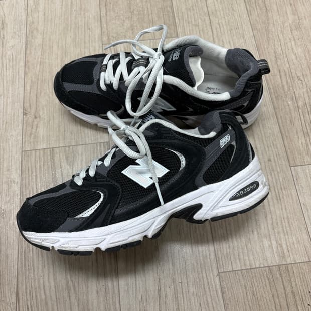 뉴발란스 530 블랙 225사이즈