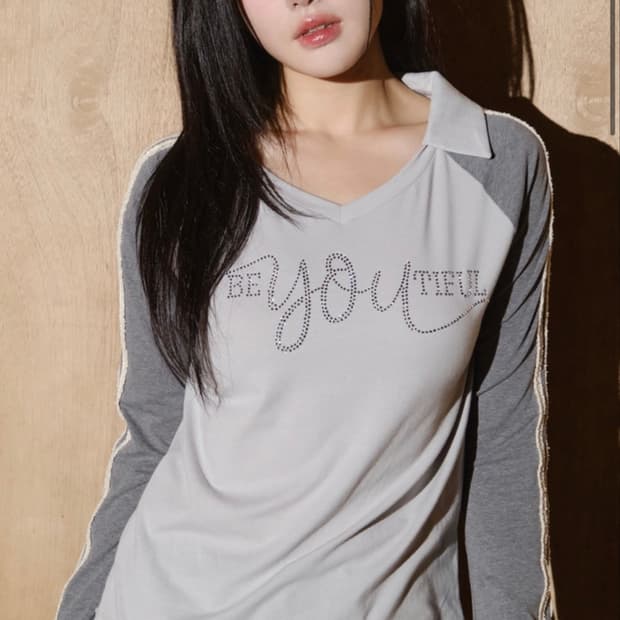 헬레네파리스 브이넥 스포츠 카라 롱 슬리브 티 스카이그레이