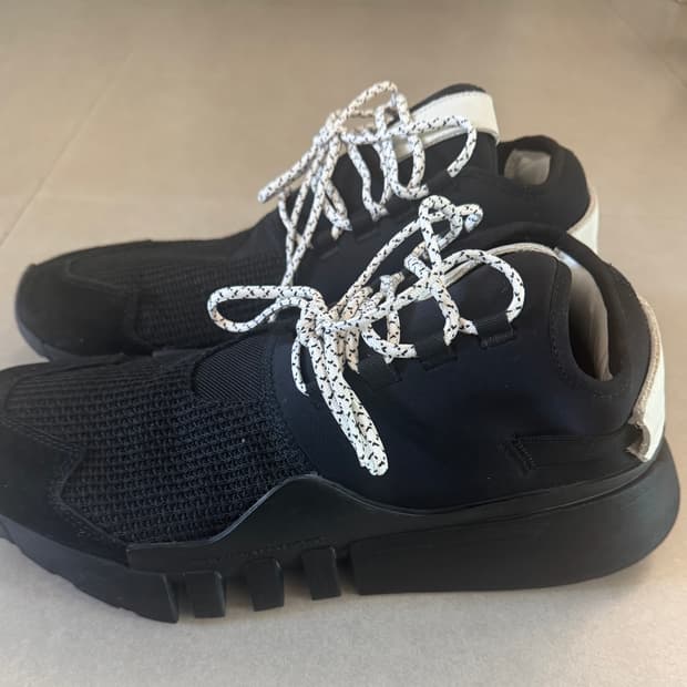 Y-3 스니커즈 사이즈 285mm