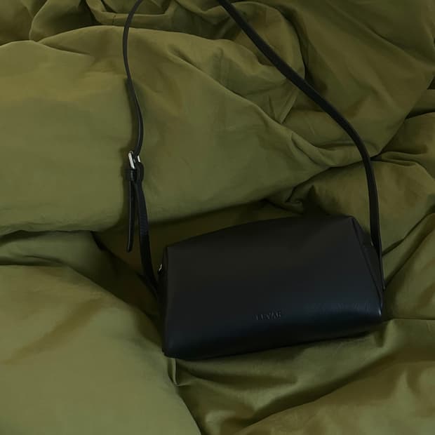 르바) Classic Box Shoulder Bag - Leather 
