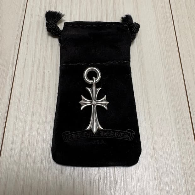 크롬하츠 타이니 크로스 펜던트
