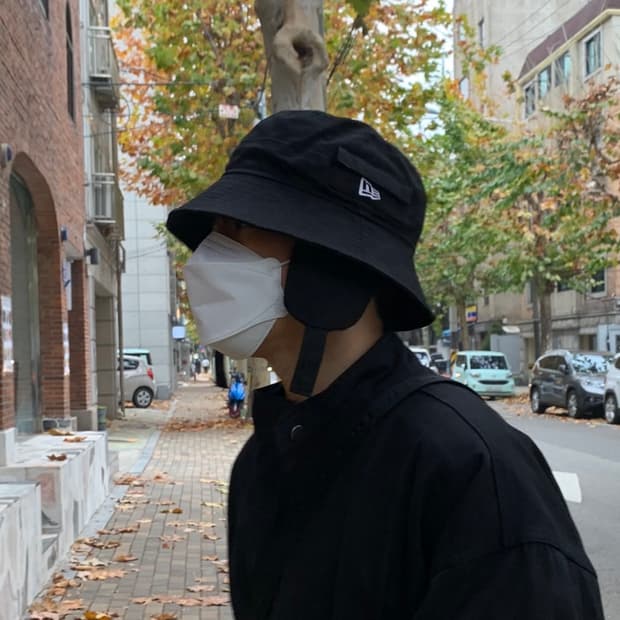 뉴에라 예스아이씨 콜라보 귀도리 버킷햇