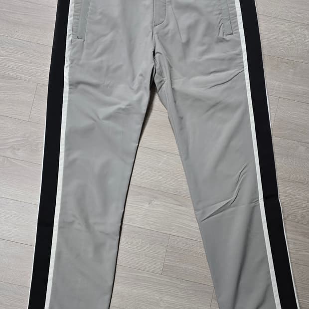 WAAC 왁  골프웨어바지.  싸이즈 32 남자