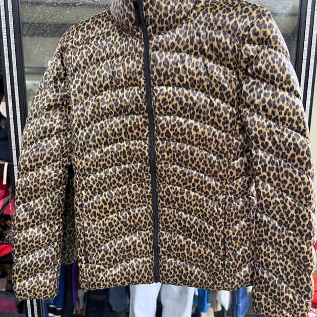 유니클로 호피 경량 패딩