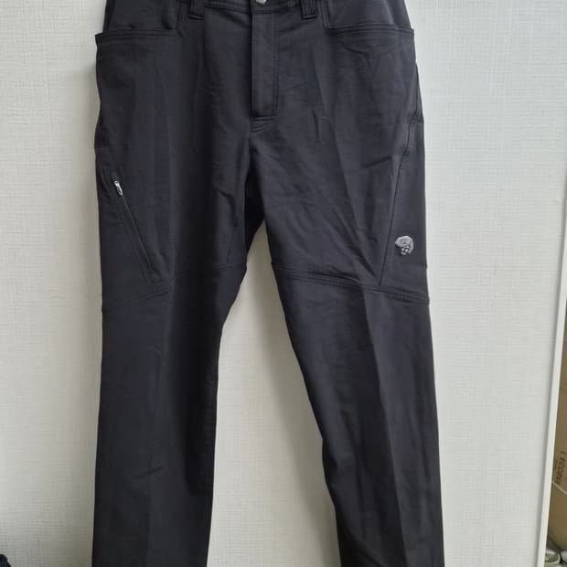 34) 마운틴하드웨어 기능성 바지 팝니다