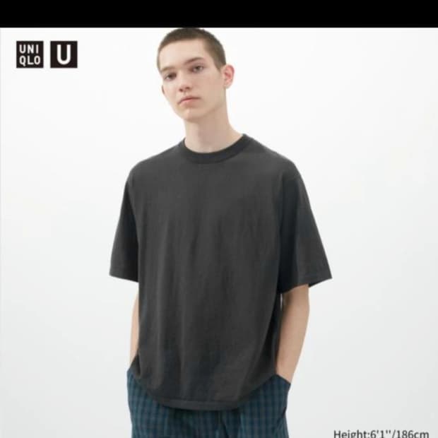 유니클로U 니트 티셔츠