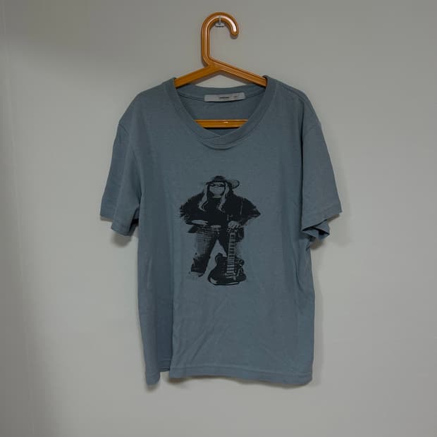 Vintage guitar graphic t-shirts