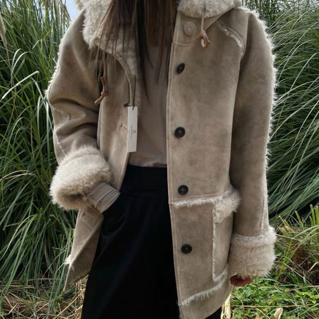 breathe 브리드 후드 무스탕