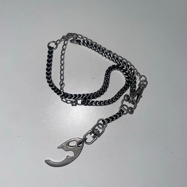 해칭룸 목걸이 HATCHING ROOM BROKEN EGG  