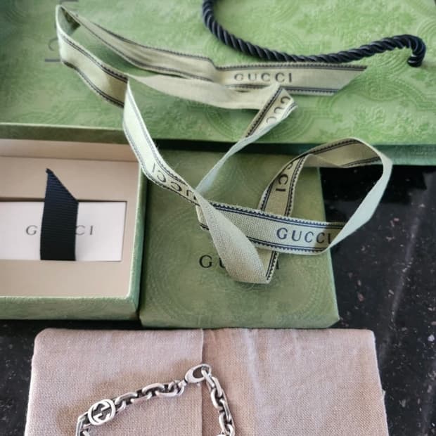 구찌 인터로킹 G 체인 팔찌 16 실버