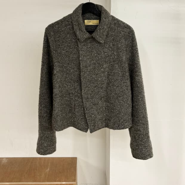 토가 그레이 울 크롭 블레이저