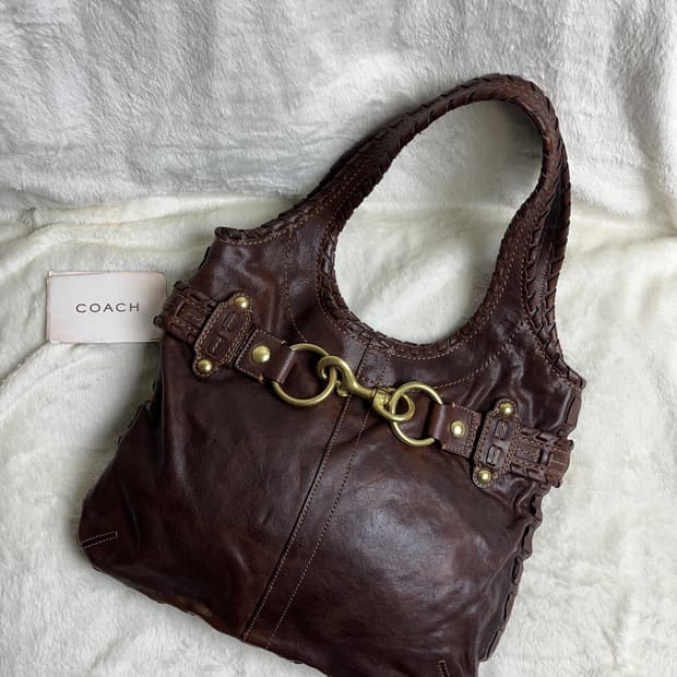 VTG 코치 숄더백