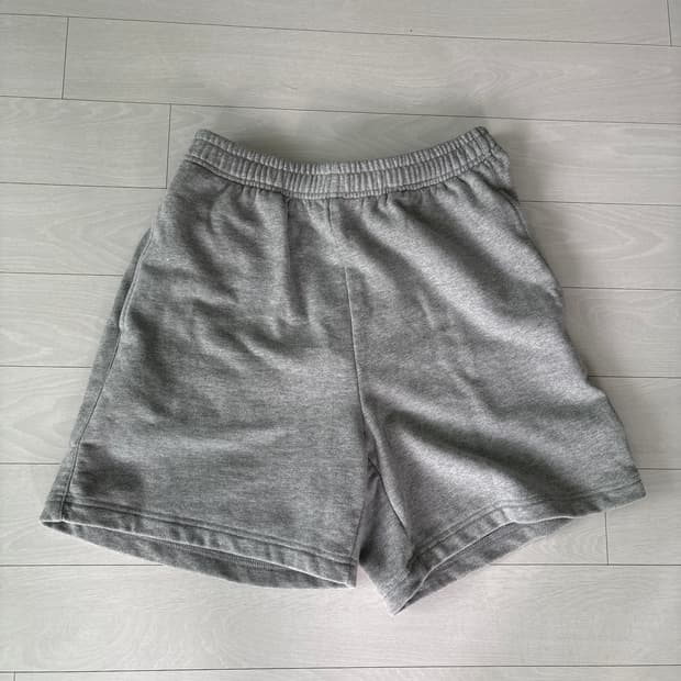 무탠다드 스웻 쇼츠