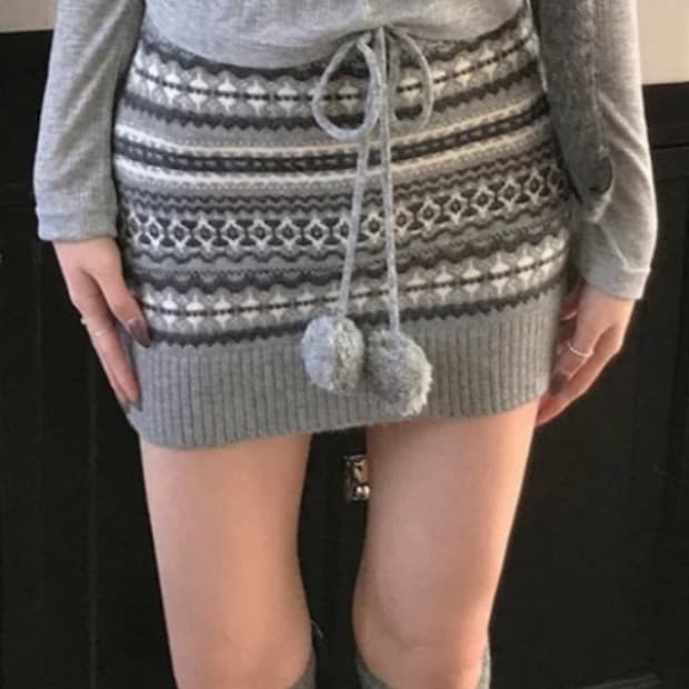 방울 니트 스커트