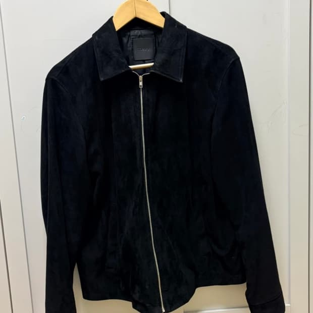 띠어리 양가죽 자켓 L 사이즈   블랙색상  상태 9.2/10  실물 정