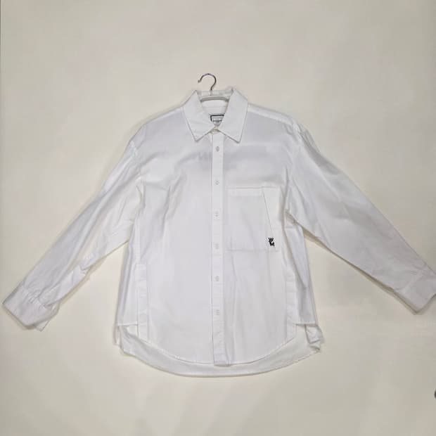 우영미 2022F/W 백로고 셔츠 48사이즈