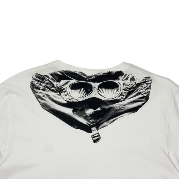 C.P. 컴퍼니 30/1 저지 고글 그래픽 티셔츠