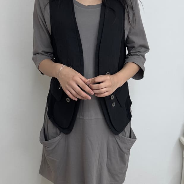 piece black vest 