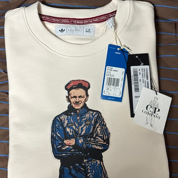 아디다스 스페지알 cp컴퍼니 맨투맨