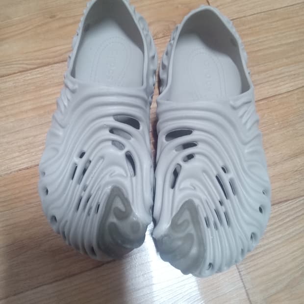 크록스 살레헤 벰버리