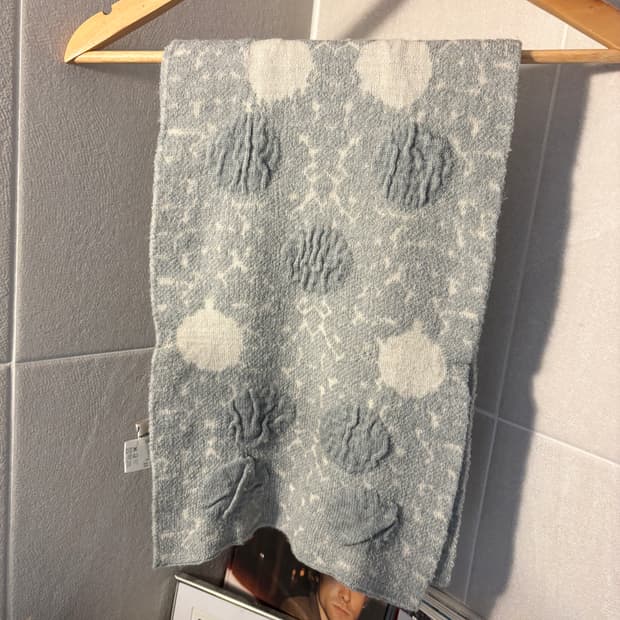 Jane more 도트 머플러