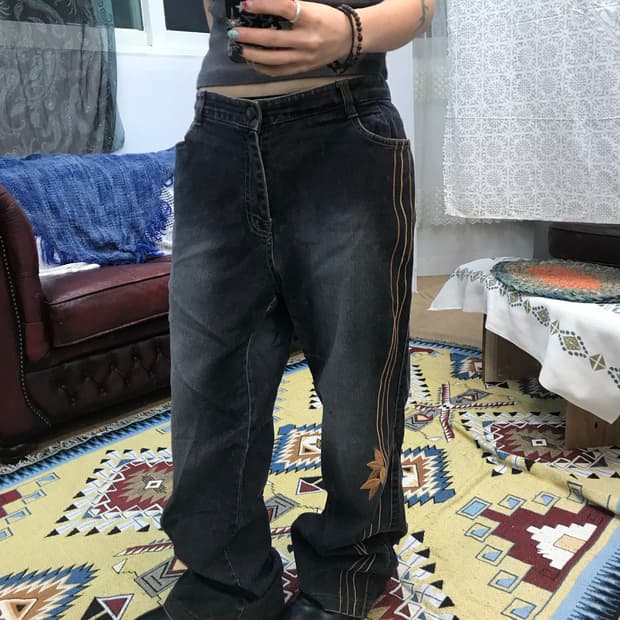 스판 자수 부츠컷 데님팬츠 