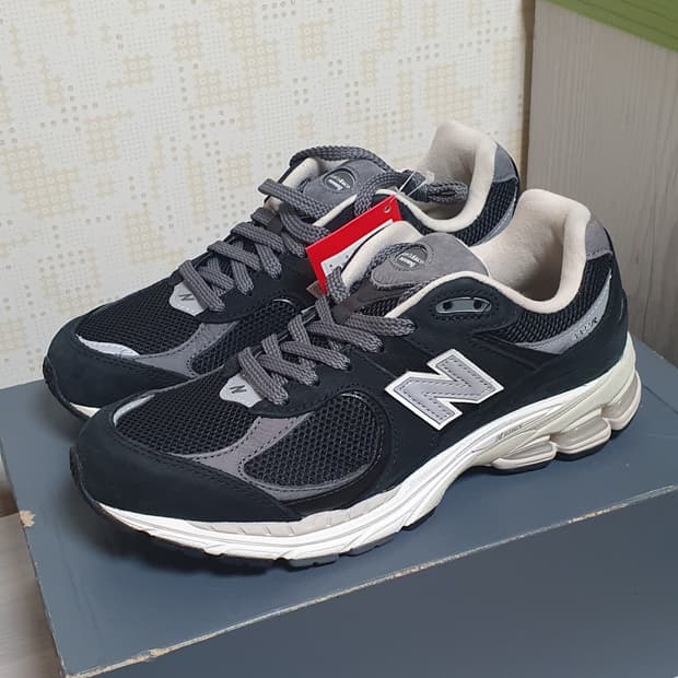 [260] 뉴발란스 2002 프리미엄 빈티지 블랙 260사이즈