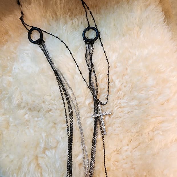 무광블랙 레이어드 크로스 롱 목걸이