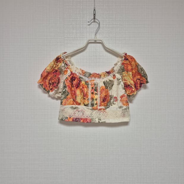 리즈리사 샘플 오렌지플로럴 크롭탑