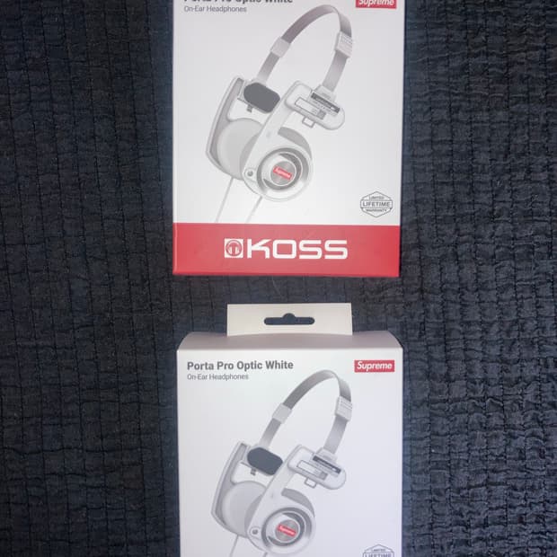 SUPREME KOSS PORTA PRO 슈프림 코스 포타 프로 화이트