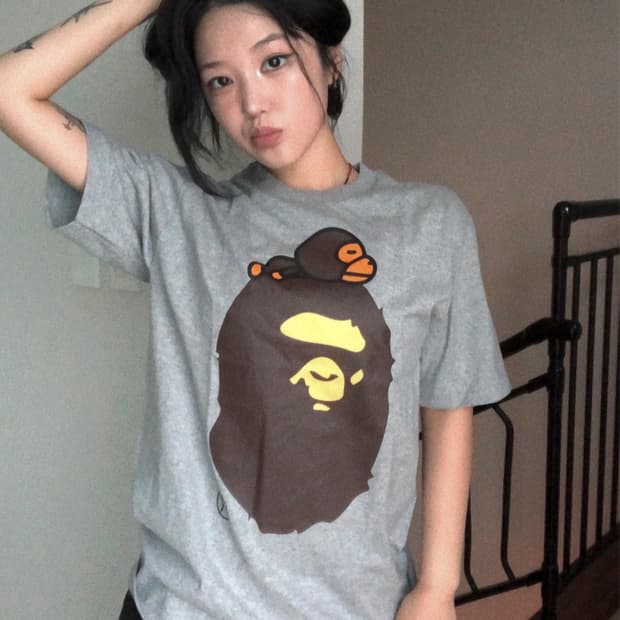 베이프 마일로 온 그레이 반팔 티셔츠