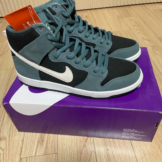 나이키 덩크 하이 새상품