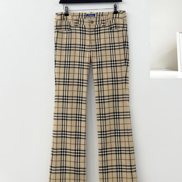 버버리 로우라이즈 플레어 팬츠