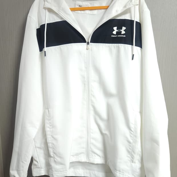 언더아머 후드 바람막이, XL