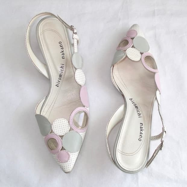 히로미치나카노 patched kitten heels