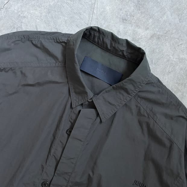 Juun.J 준지 블랙컬러 로고 스트링 나일론 셔츠자켓