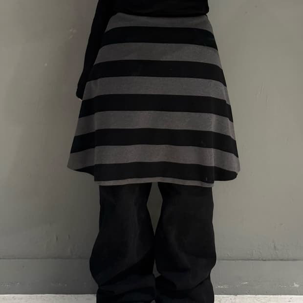stripe pattern flare-fit skirt