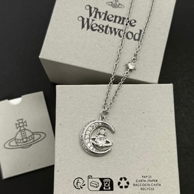 비비안웨스트우드 도리나 달과 별 목걸이
