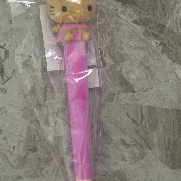 일본정품 헬로키티 태닝키티 말랑이 볼펜