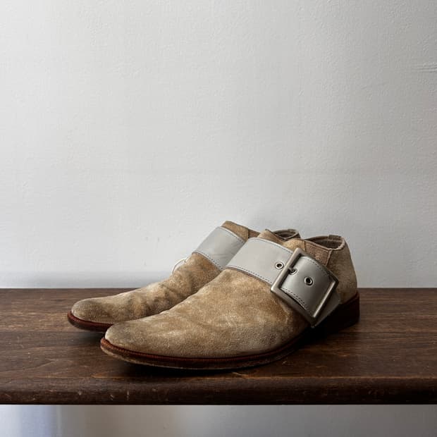 Aged Buckle Suede Shoes 