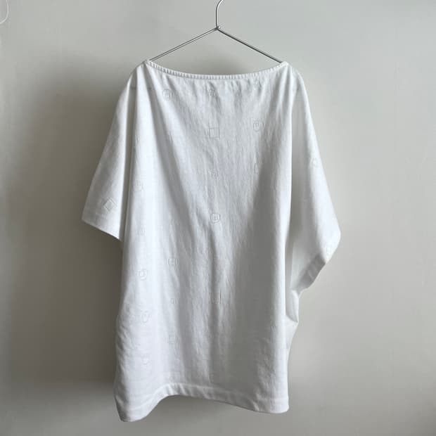 후세인 샬라얀 돌먼 슬리브 탑