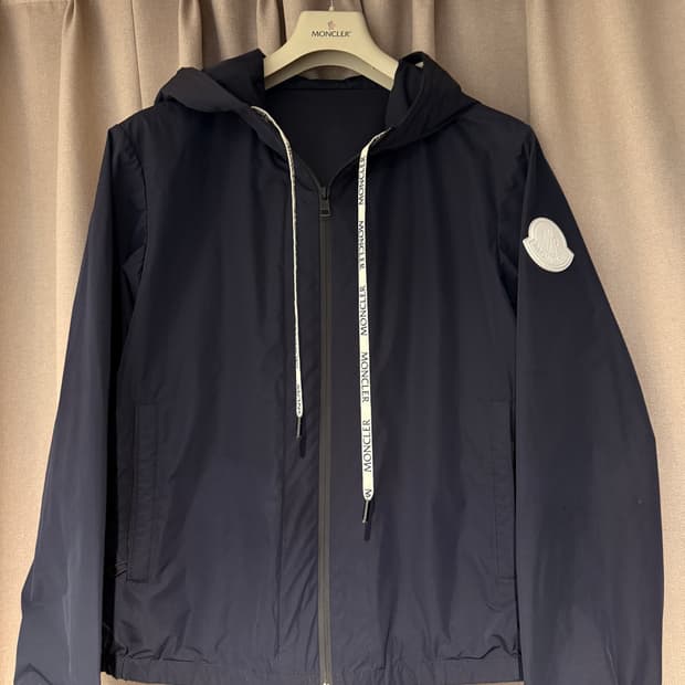 몽클레어카를레스바람막이 