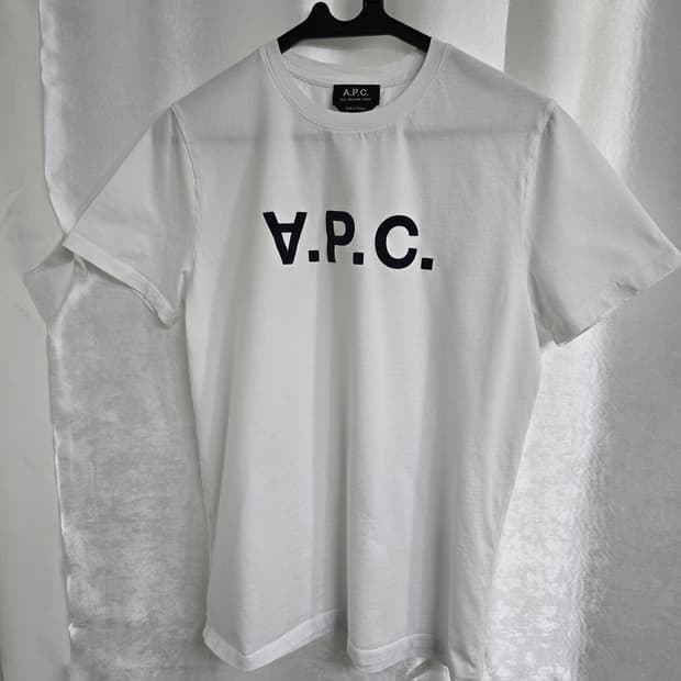 A.P.C 흰색 반팔 티셔츠 (1885)