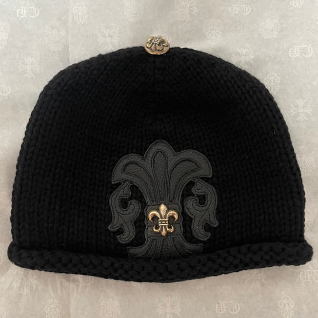 크롬하츠 플레어 참 캐시미어 비니